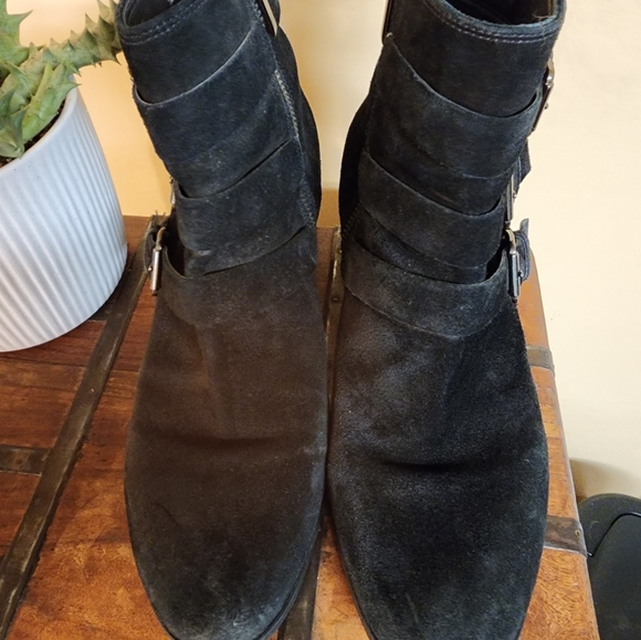 CLARKS Elvina Haze Distressed Buckle Ankle Boots - Picture 5 of 9